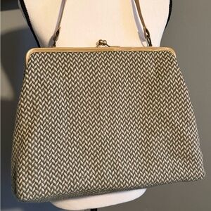 Vintage large clasp purse Green and Cream w cute lining. Guc.